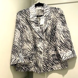 CHICO’S size 1 (M) NWT Linen & Nylon Amazing details, three quarter sleeves!